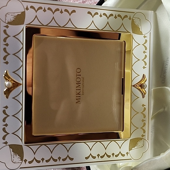 Mikimoto International Vintage 4x4 inches Photo Frame with real pearl - Picture 2 of 7
